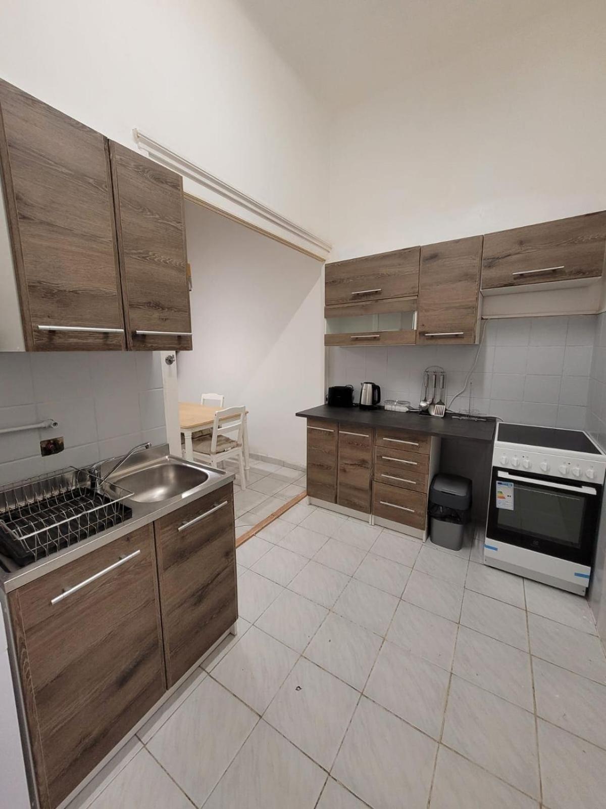 Apartment Vac1 Spacious Flat Near Market & Danube River Budapest