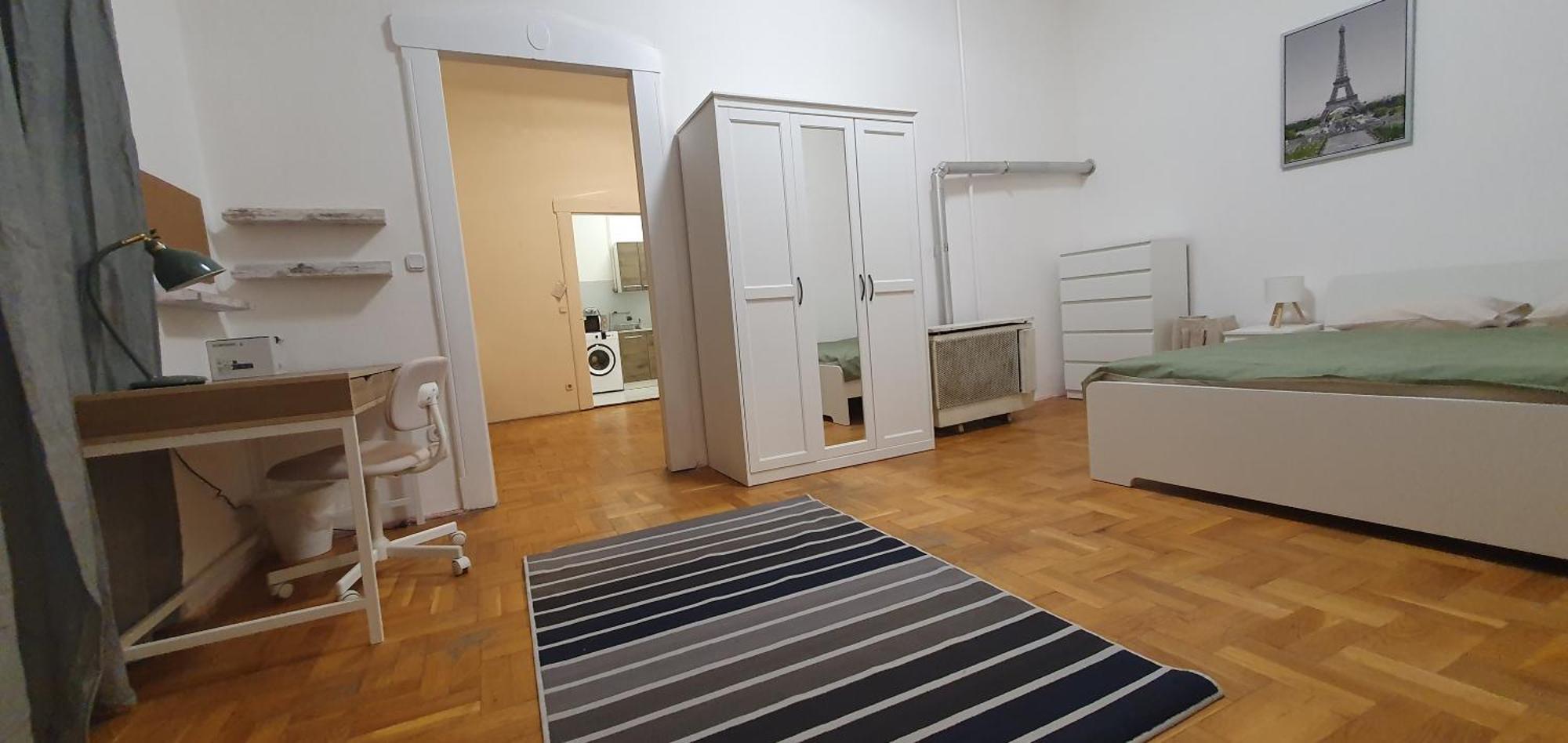 Apartment Vac1 Spacious Flat Near Market & Danube River *